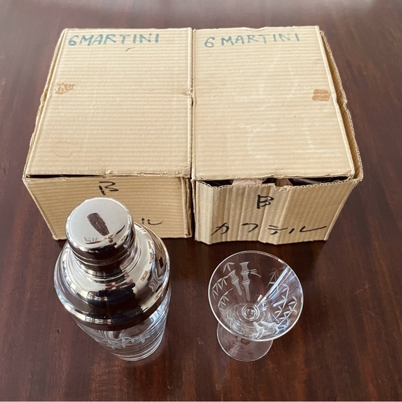 Vintage 1960 Martini Cocktail Set - Shaker + 12 Glasses - NEVER USED! - Picture 2 of 7